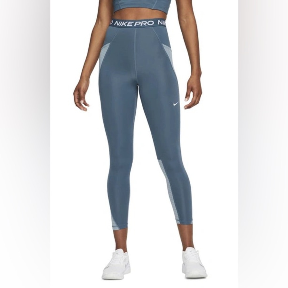 NWT Nike Women's Pro High-Waisted Leggings with Pockets in Blue. Size Large